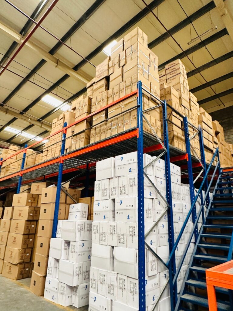 Lift with Mezzanine Floor in UAE: Maximize Warehouse Efficiency